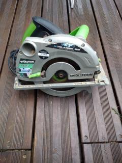 Location : scie circulaire Location : scie circulaire